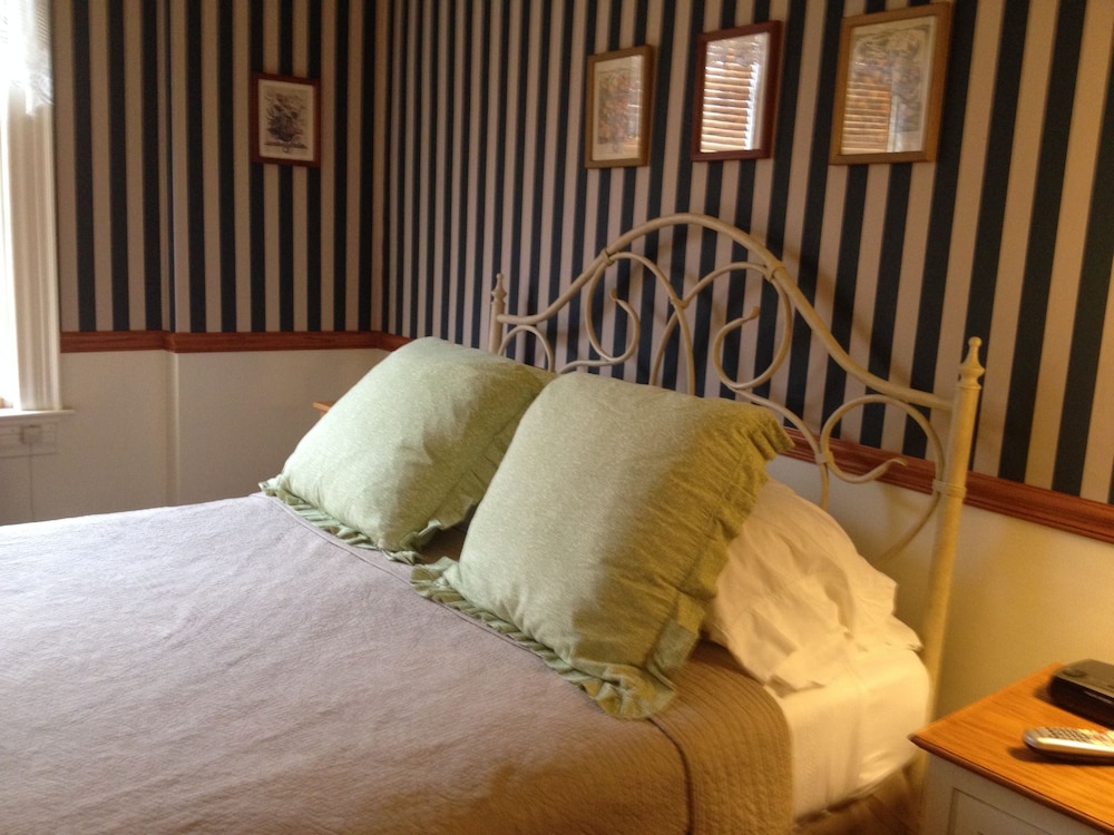 Red Lion Bed & Breakfast 23/36