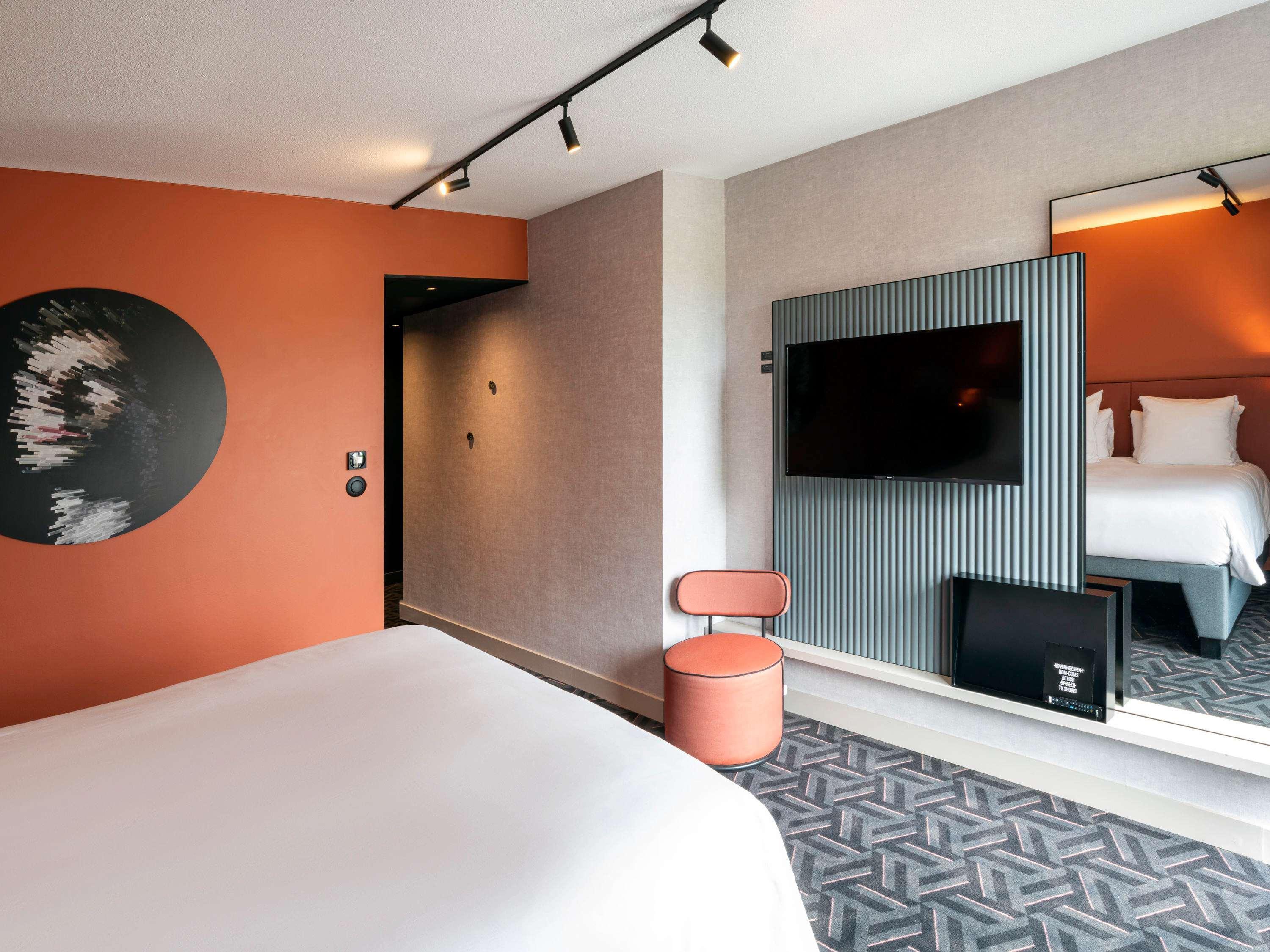 STANDARD, DOUBLE BED, STREET VIEW, GROUND FLOOR