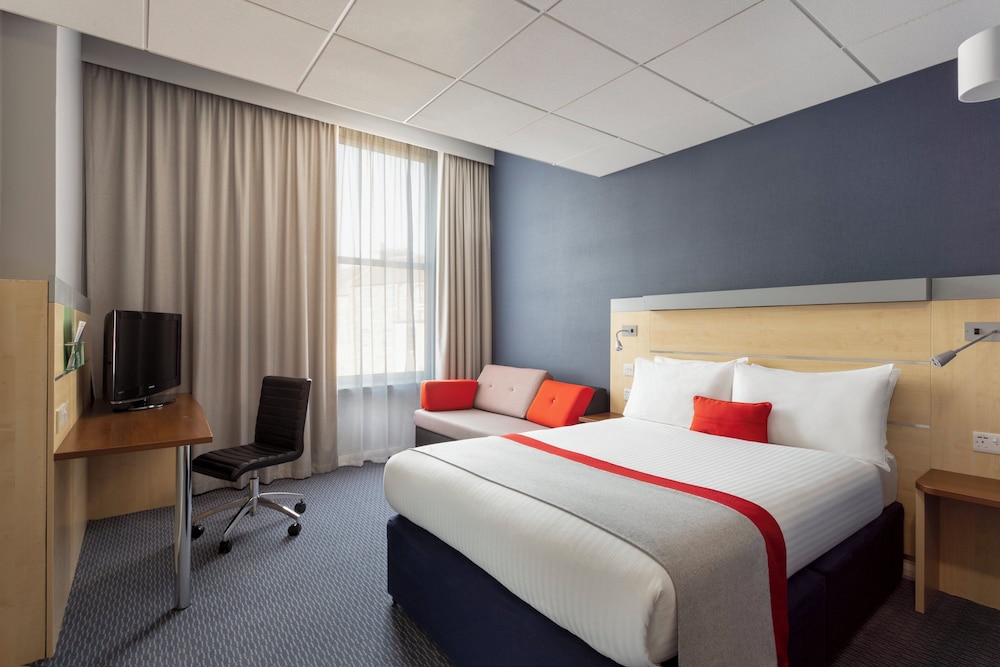 Holiday Inn Express Edinburgh City Centre 15/62