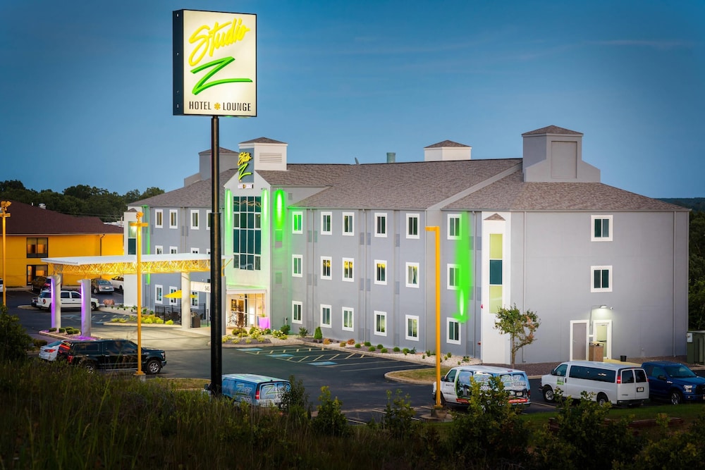 Studio Z, an Ascend Collection Hotel 3/65