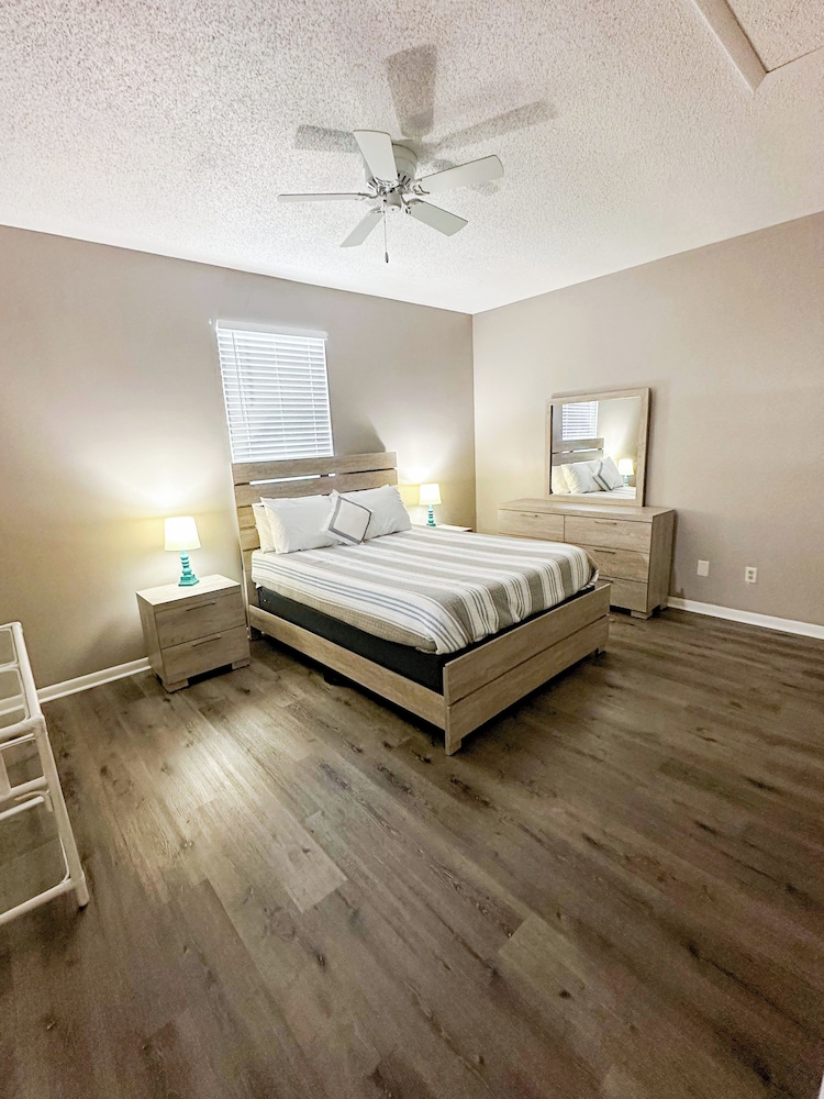 Family, House, Twin Beds, King Bed, 3 Queen Beds, Sofa