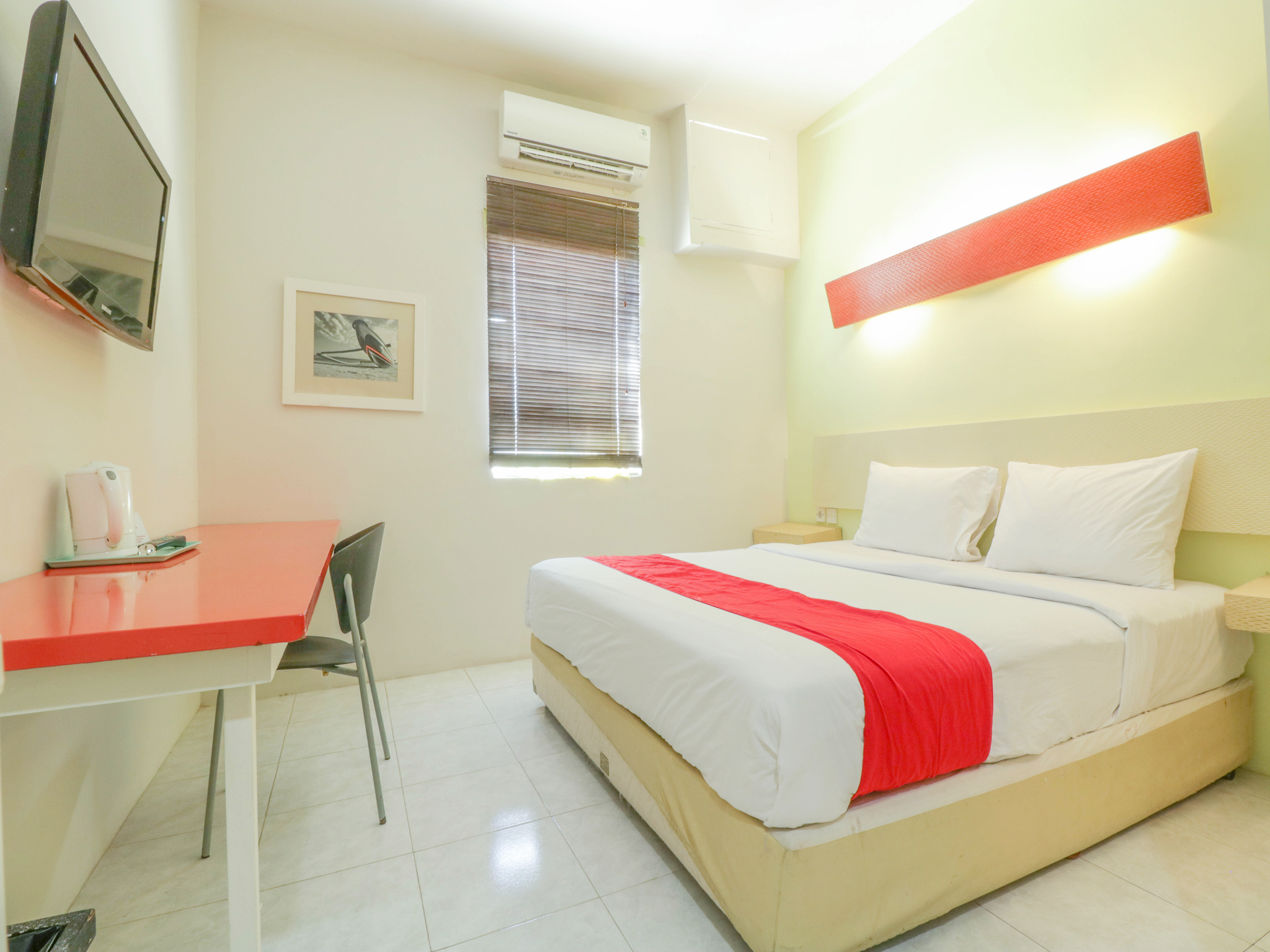 Oyo Flagship 2253 The Sunrise Sanur (Ex. Oyo 2253 The Sunrise Sanur) 12/56