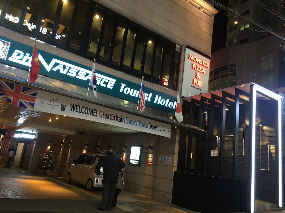 Friendly Dh Naissance Hotel By Mindrum Group 5/48