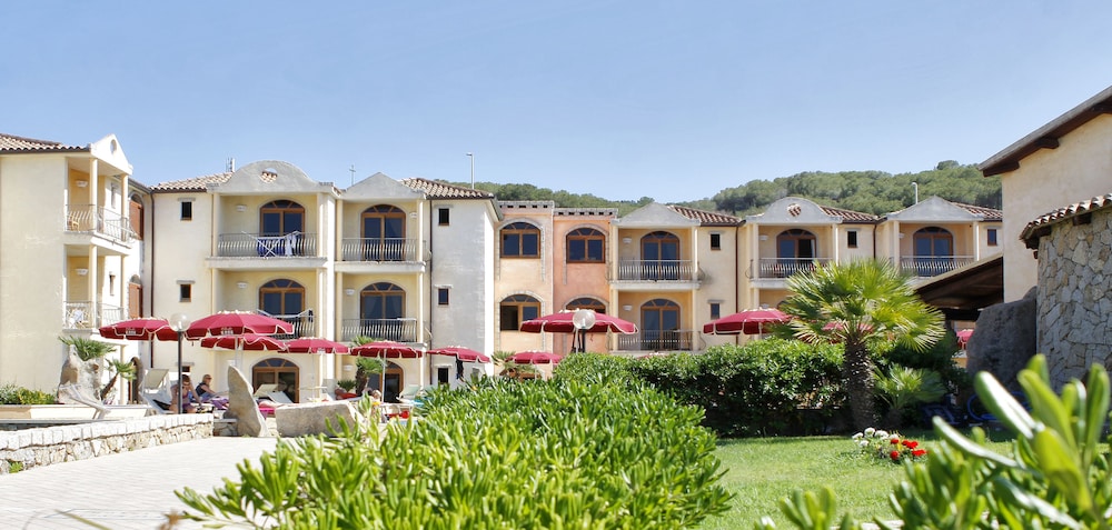 Club Esse Posada Beach Resort 32/35