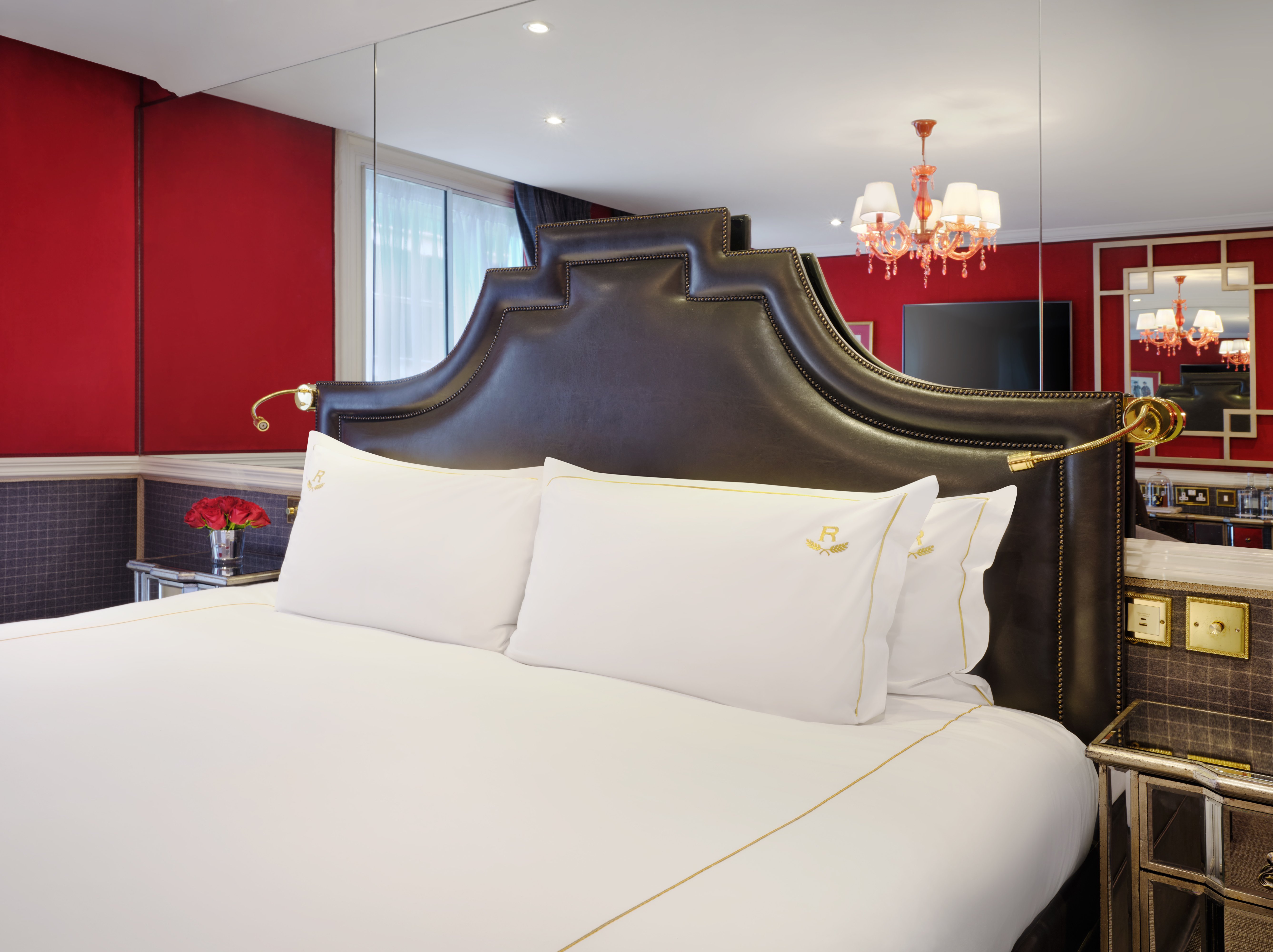 Executive, King Bed, Rubens At the Palace 3/8