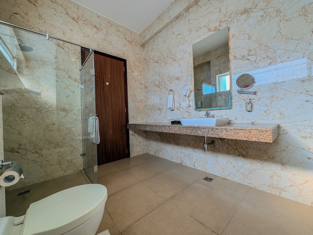 Spree Resort at Century Wintersun 38/39
