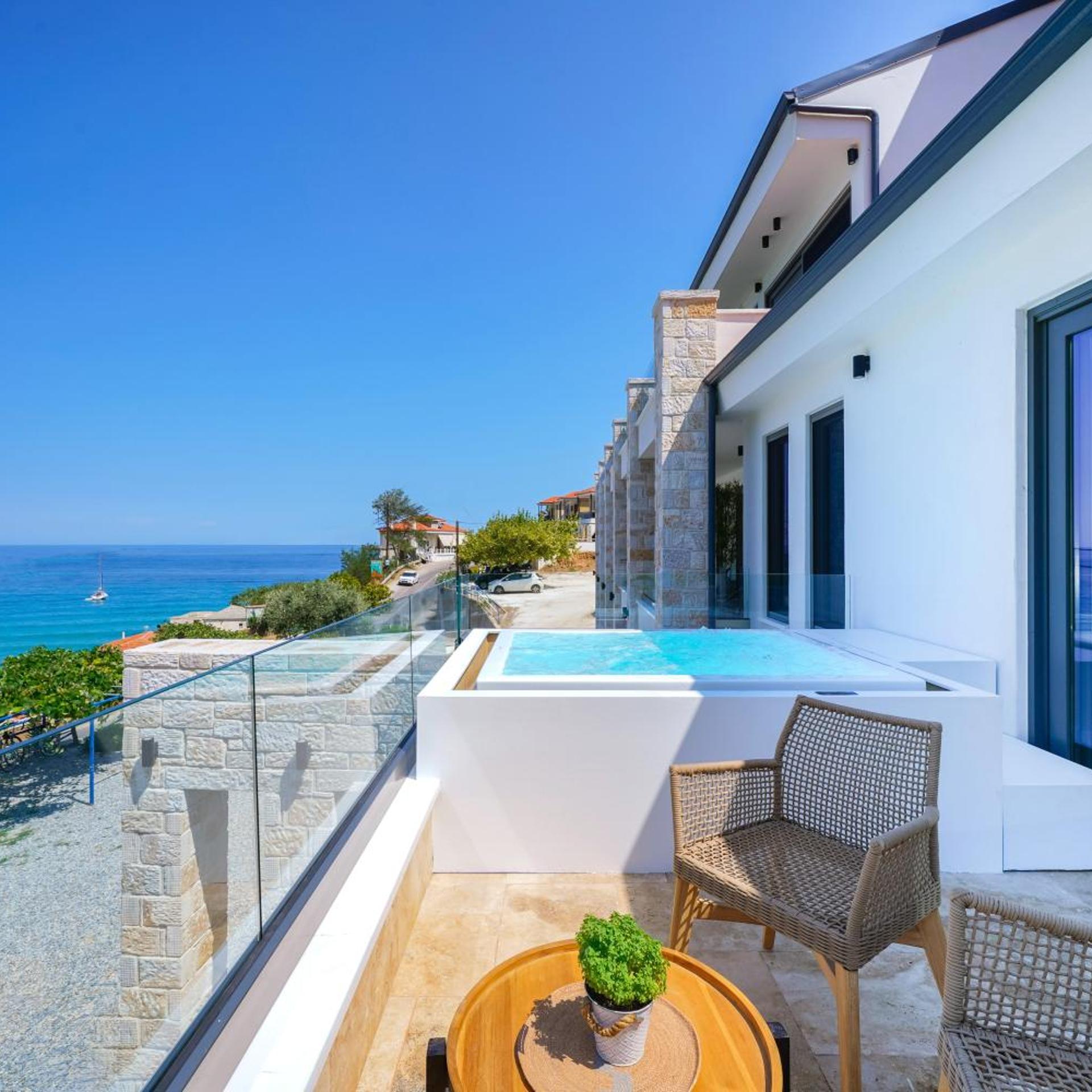 ESSENTIA LUXURY 8/30