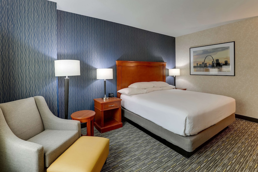 Drury Inn and Suites St Louis Arnold 13/46