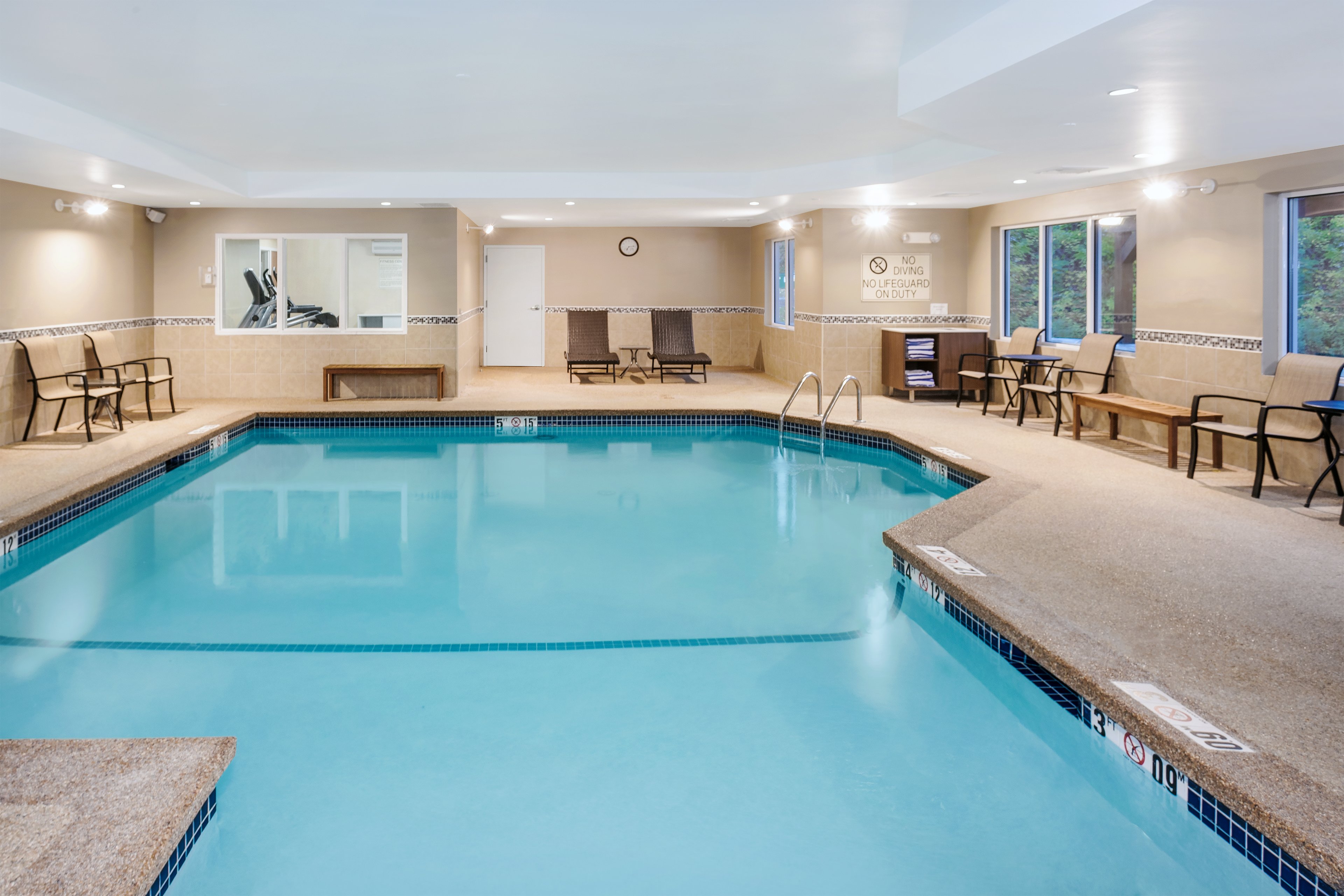 Holiday Inn Express & Suites Tilton 24/41