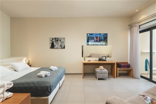 Superior, Double Bed, Lateral Side Sea View