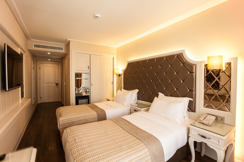 Miss Istanbul Hotel & Spa 16/48
