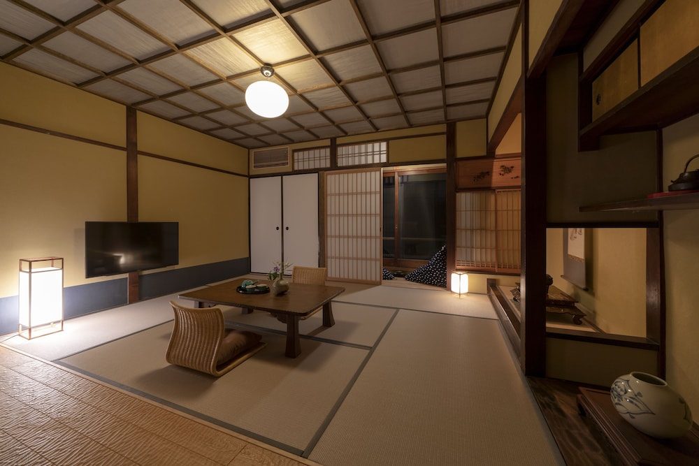 The Machiya Kamiumeya 40/50