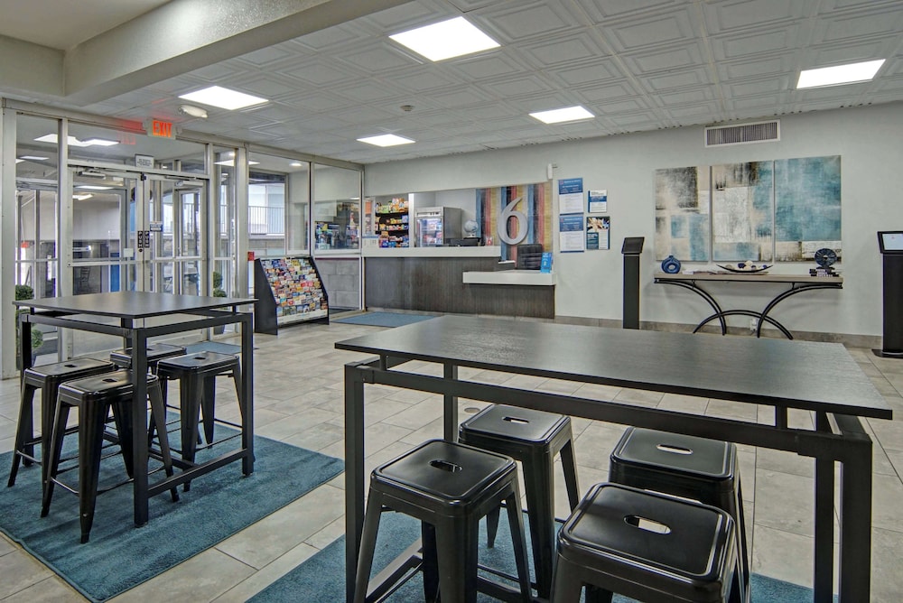 Studio6 Mesquite, TX – Town East 32/37