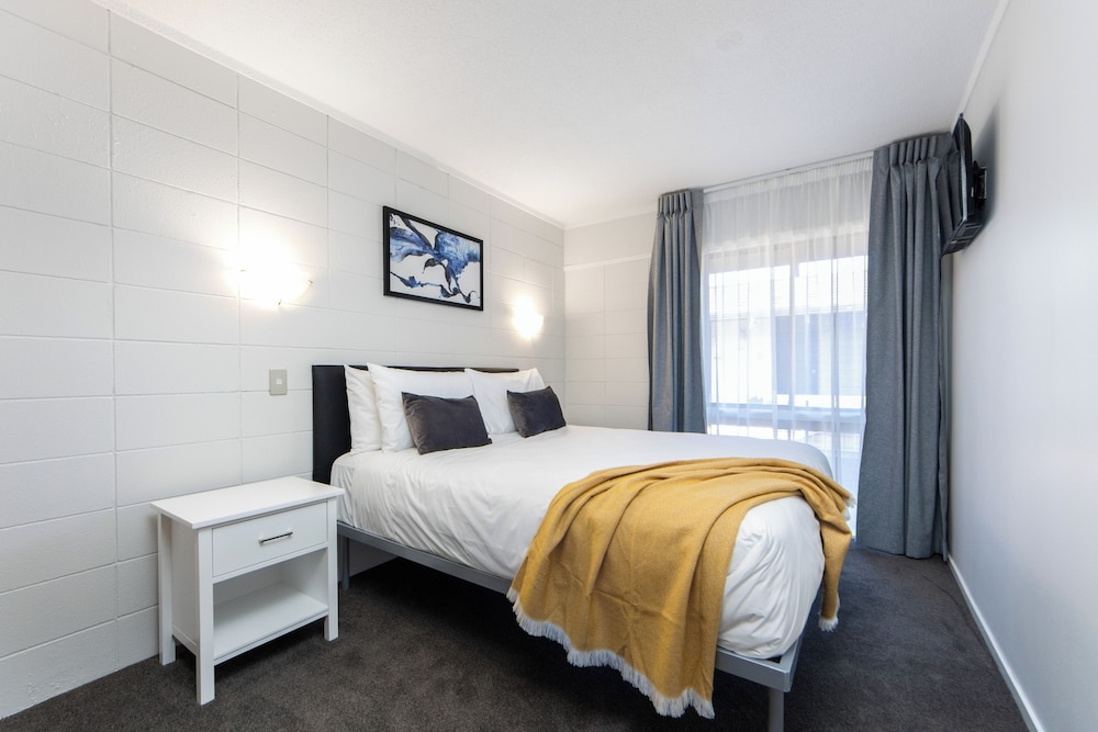 Epsom Motel 14/34