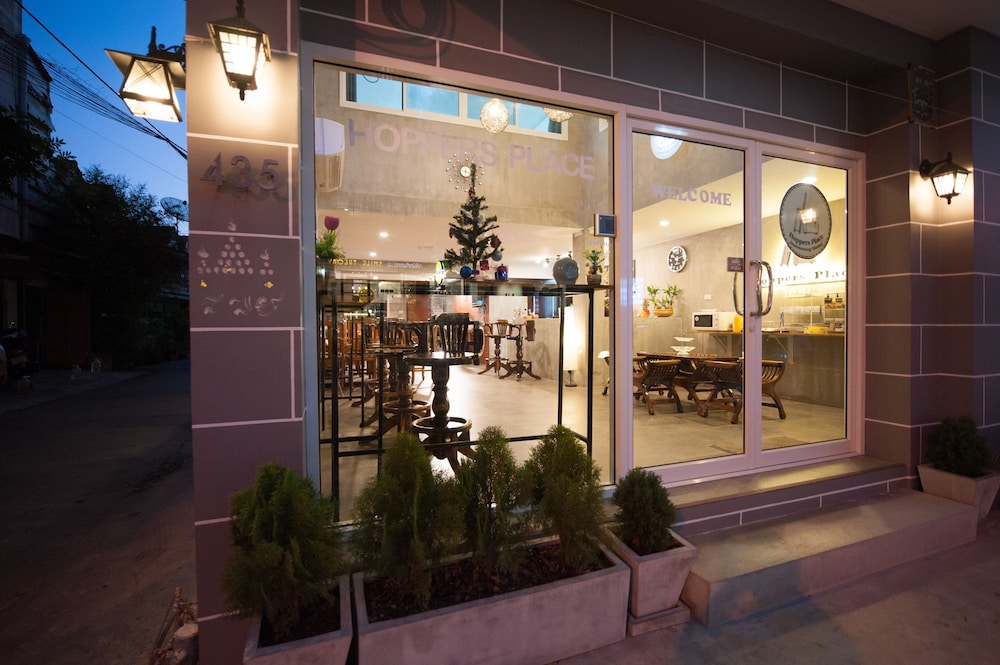 Hoppers Place Donmuang Hostel 4/46