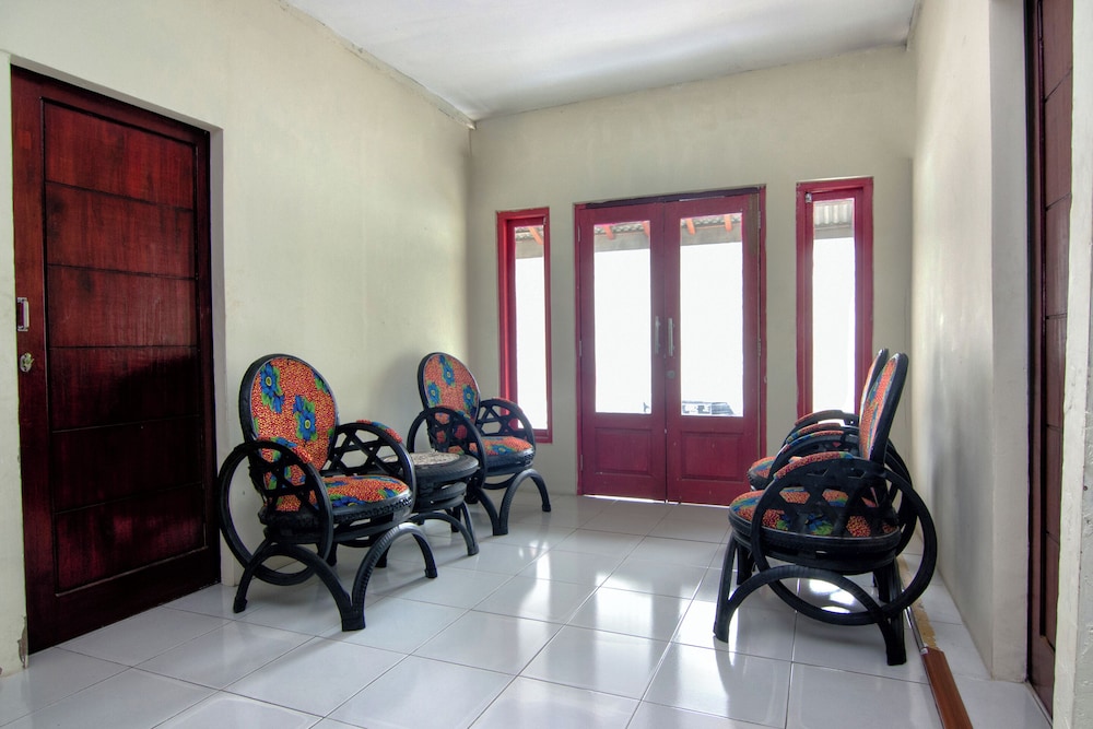 OYO 2873 Griya Annisa 14/19