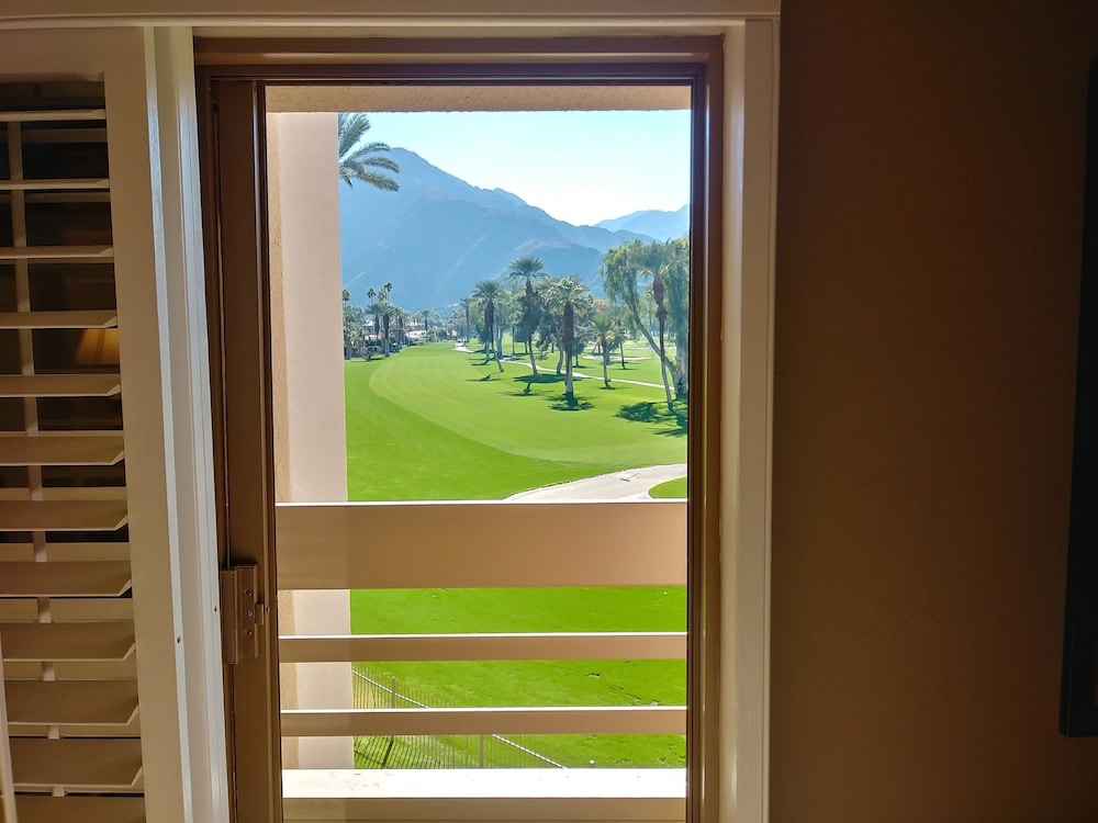 Indian Wells Resort Hotel 27/39