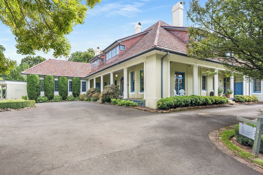 PEPPERS MANOR HOUSE 2/80