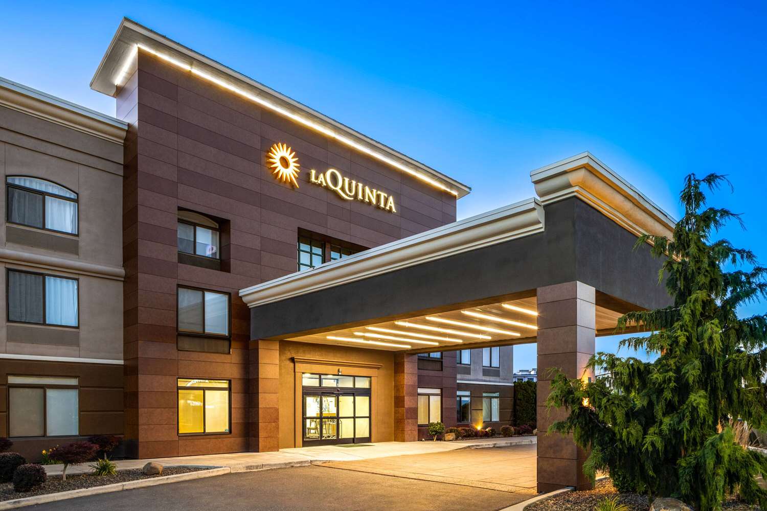 La Quinta Inn & Suites by Wyndham Kennewick 58/63