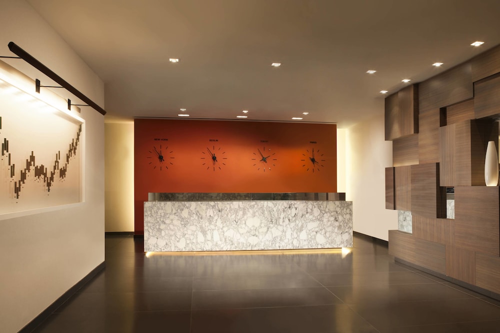 Residence Inn by Marriott New York Downtown Manhattan/World Trade Center Area 1/27