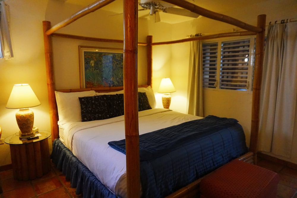 At Wind Chimes Boutique Hotel 30/77