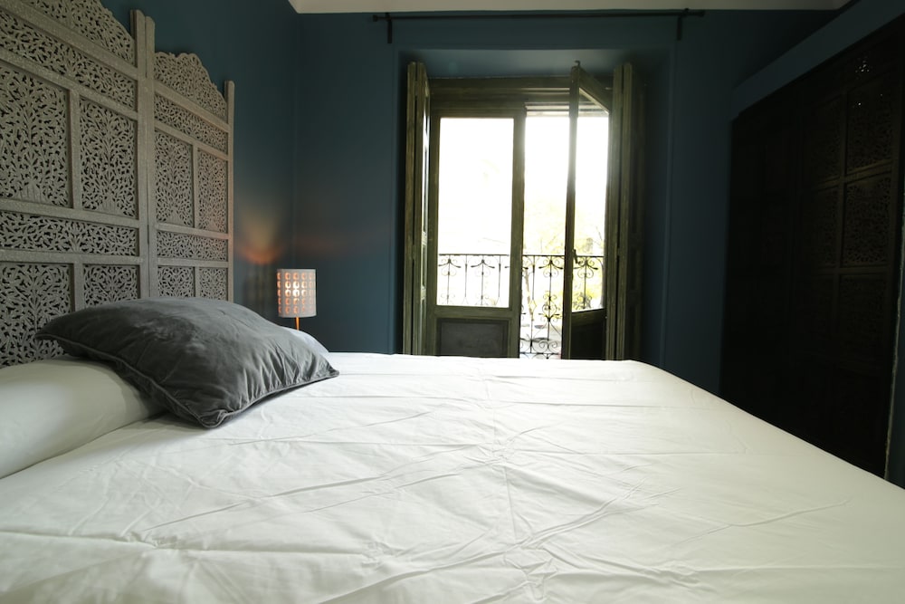 ABRACADABRA SUITES 34/54