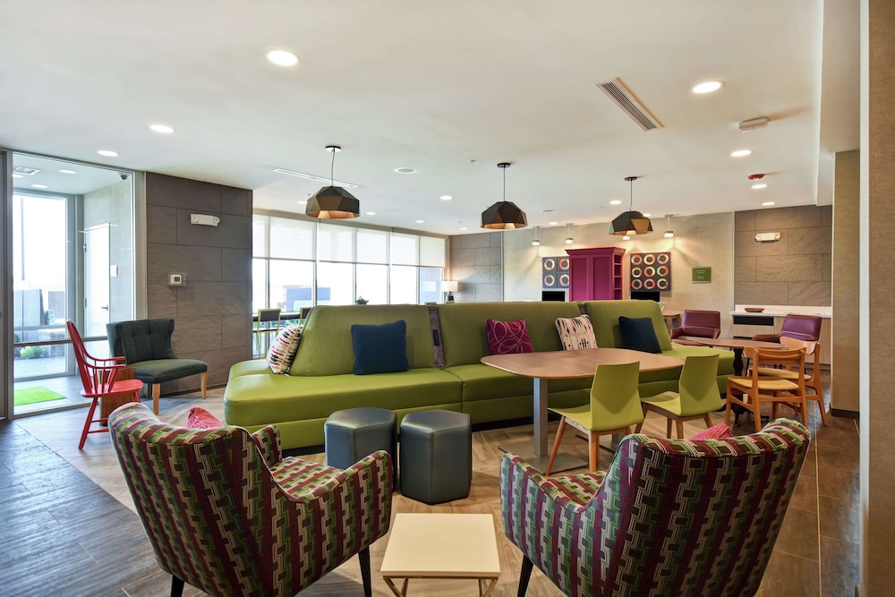 Home2 Suites by Hilton Terre Haute, IN 42/62