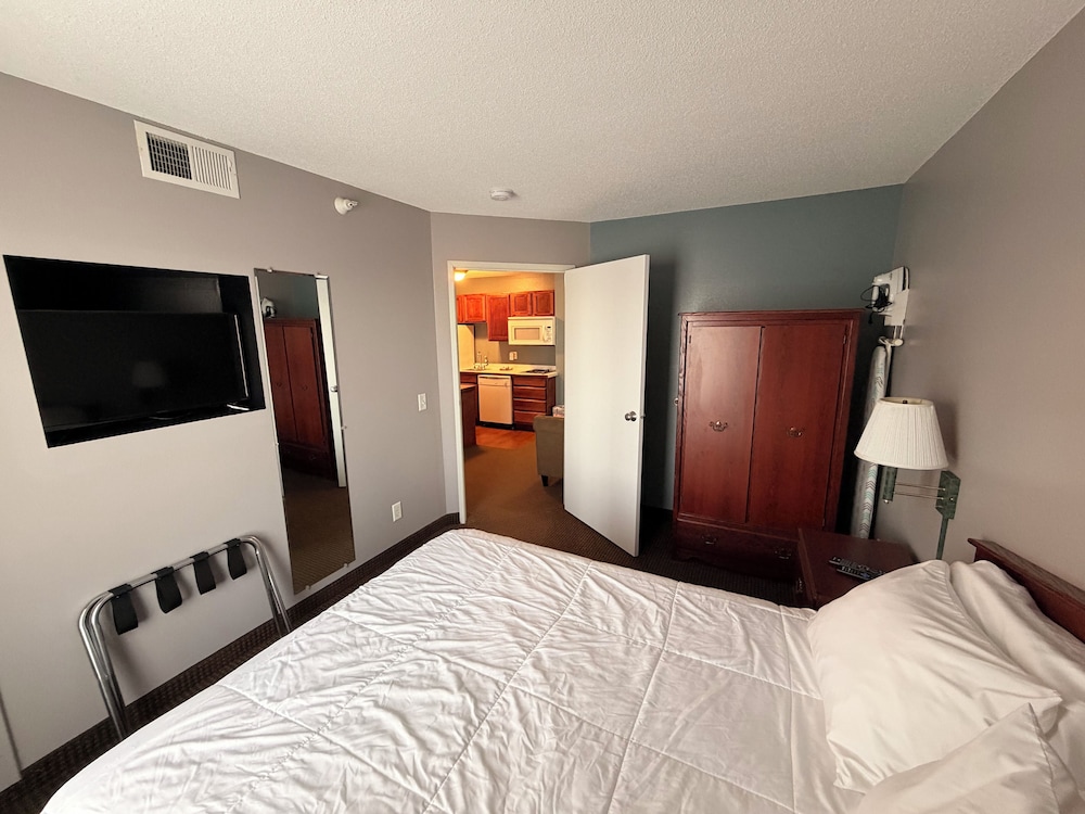 River Hills Hotel 6/66