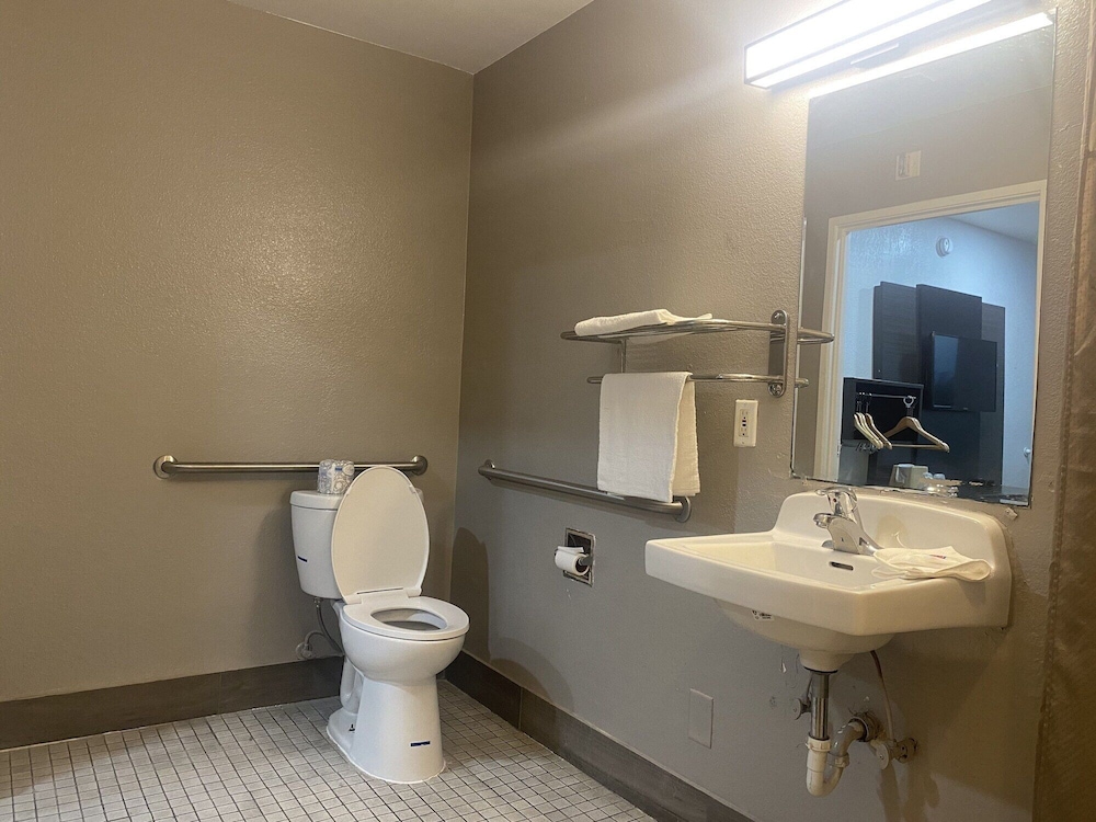 Motel6 San Bernardino, CA - South 28/29