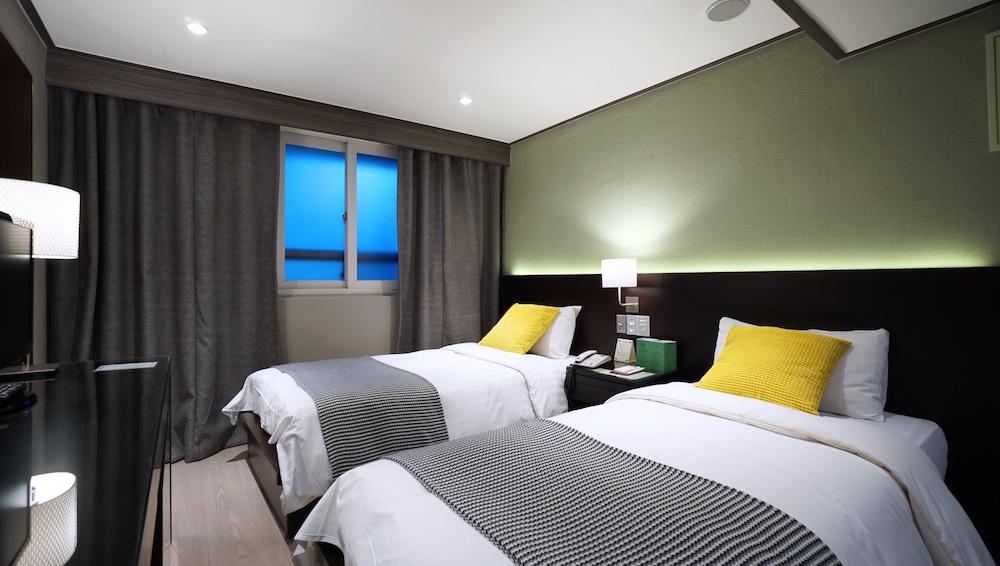 (AIR) Superior Twin, Insadong Crown Hotel 9/10