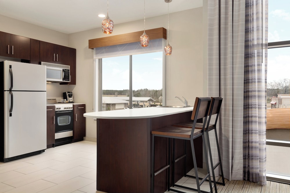 Holiday Inn Express Hotel Suites Opelika Auburn 65/71
