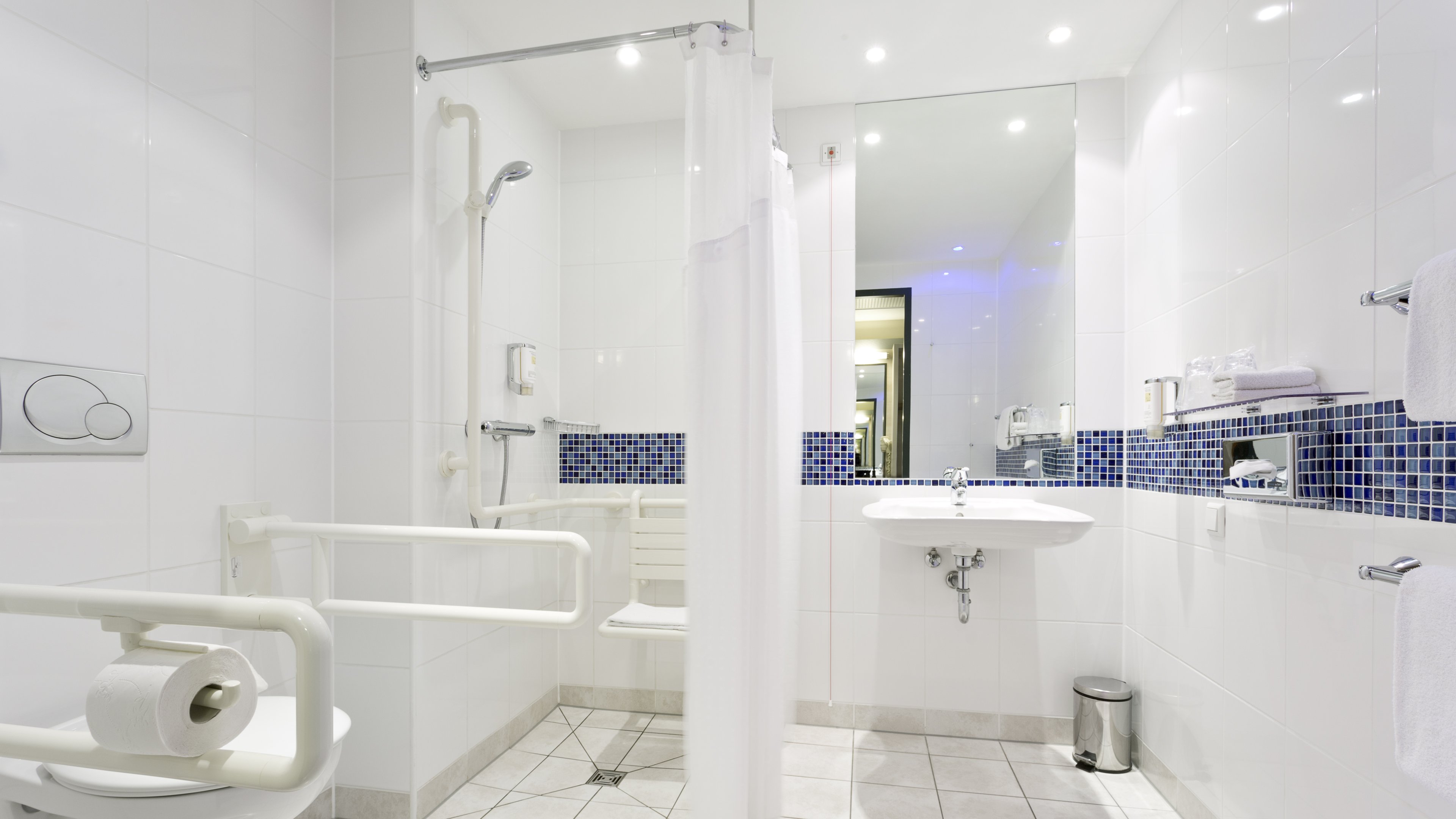 HOLIDAY INN EXPRESS SINGEN 71/72
