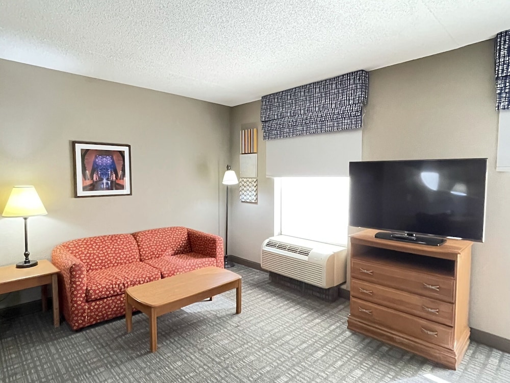Hampton Inn Suites Louisville 35/46