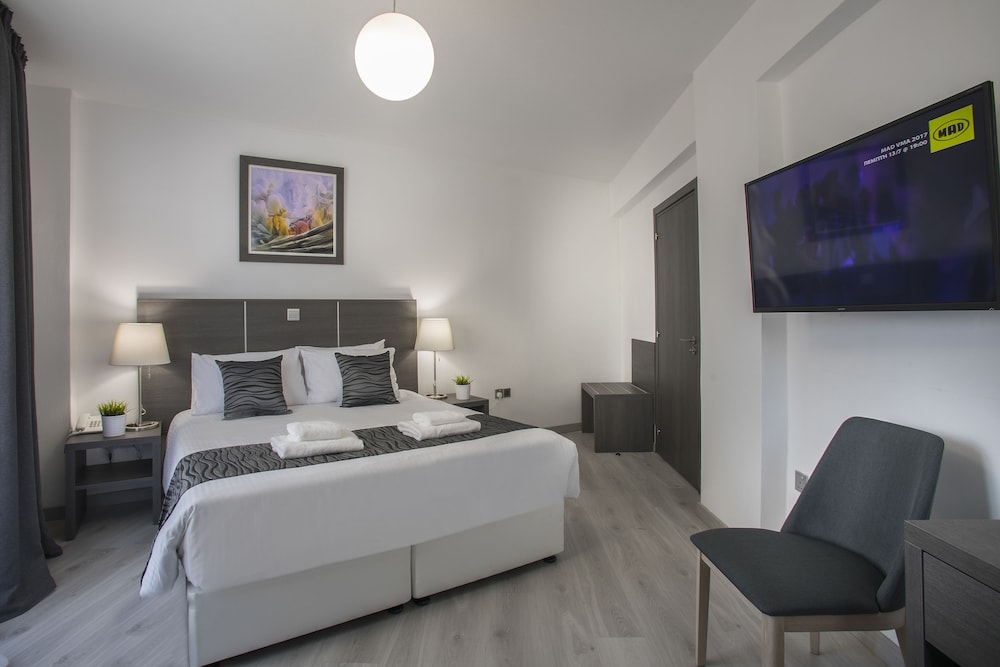 Blazer Residence 10/56