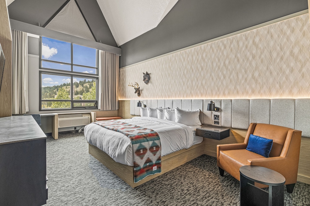 SUPERIOR, KING BED