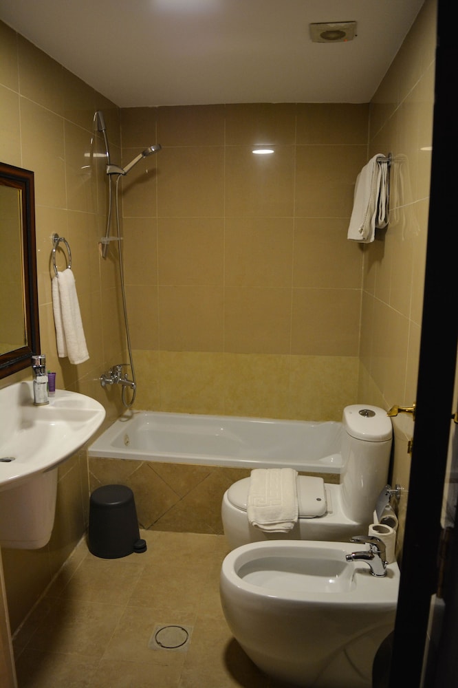 Ata Ali Hotel 26/28