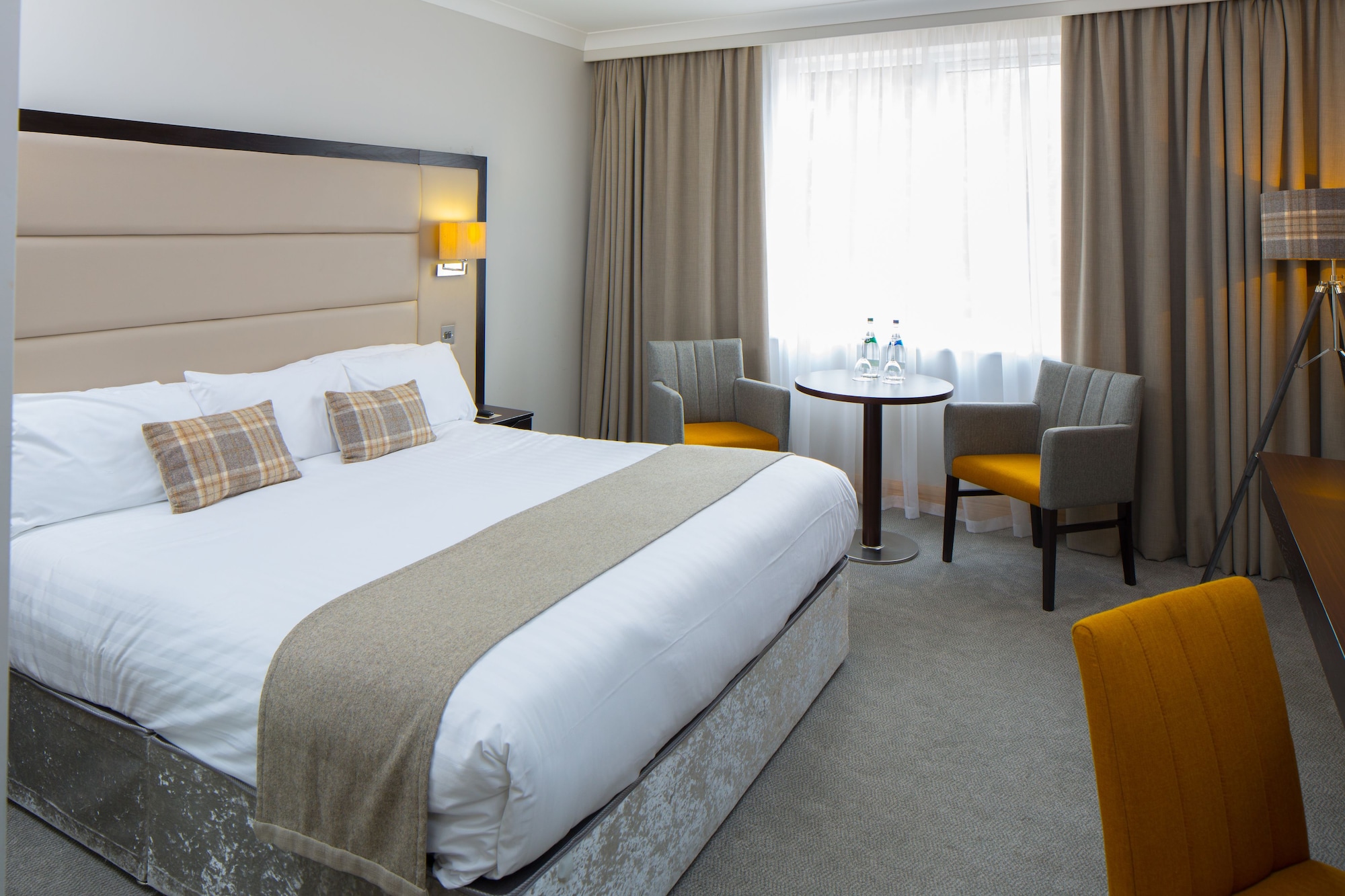ROOM, KING BED
