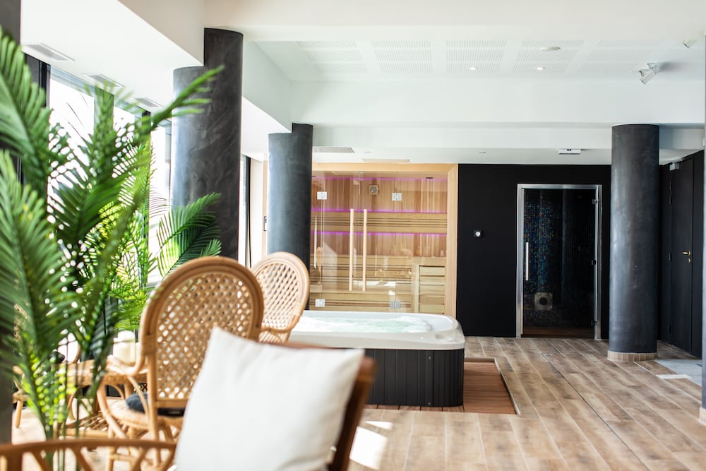 Hotel Barracuda & Spa, Port Center, beachfront, sea view 25/50