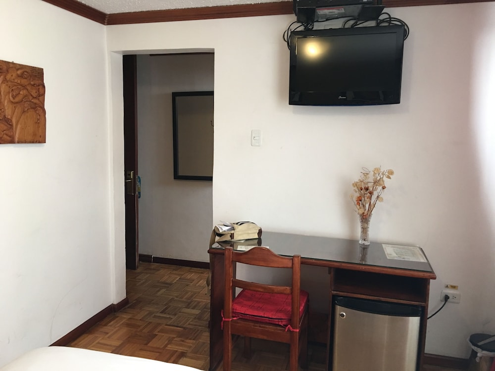 Hostal Mitad Del Mundo 61/69