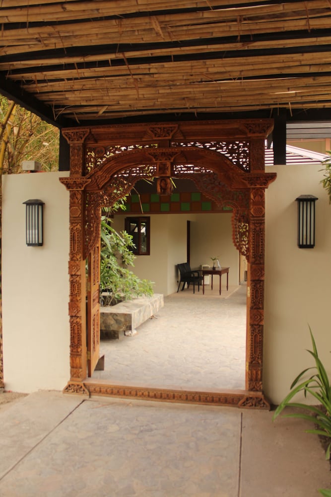 Bravo Resorts Munting Paraiso 2/49