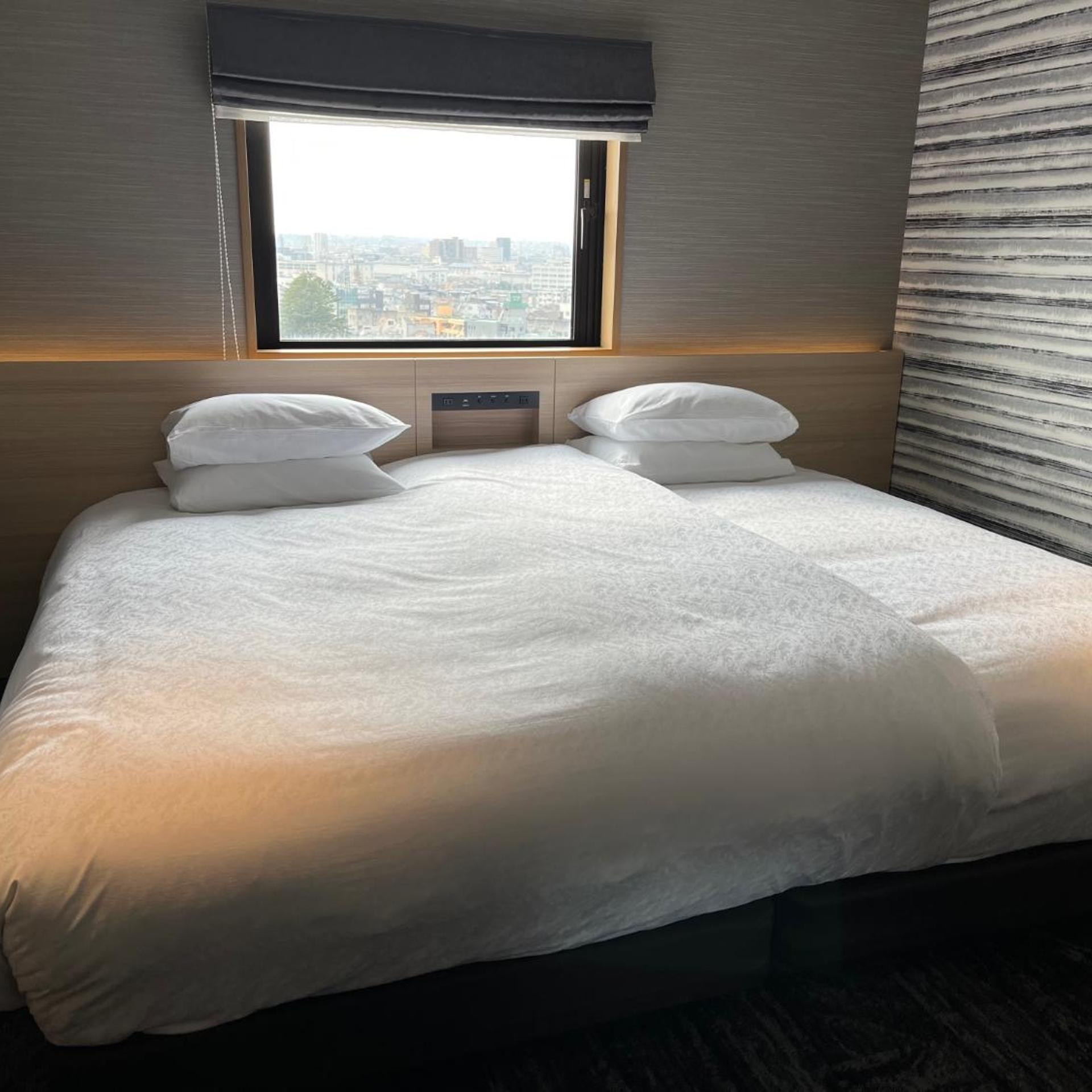 Hollywood, Twin Beds