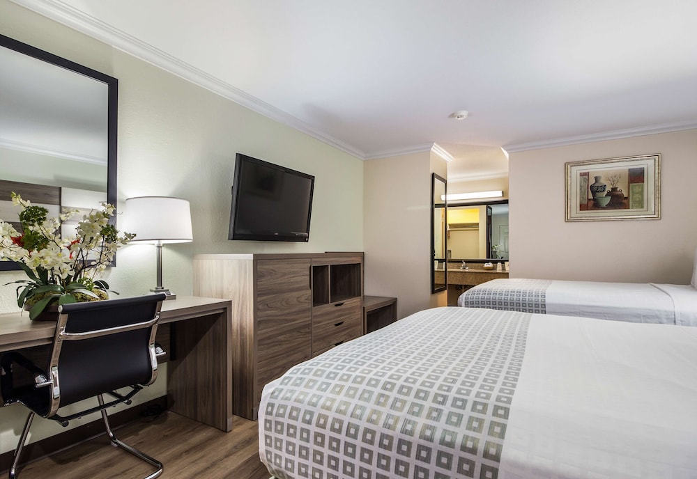 Americas Best Value Inn Columbus, TX 19/41