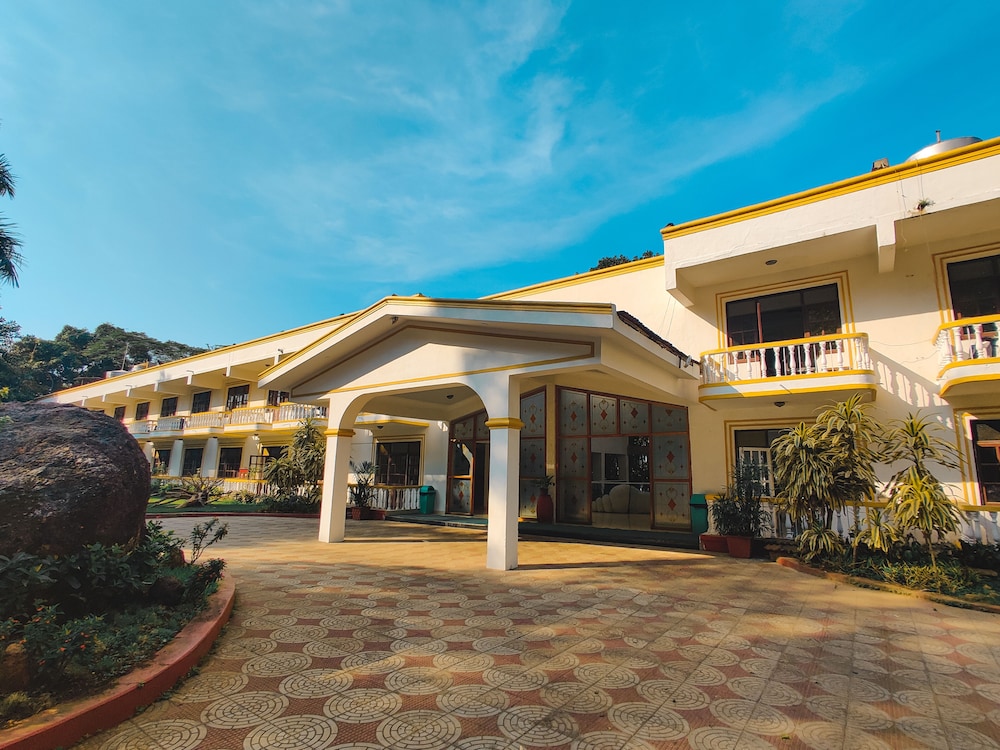 Bambolim Beach Resort 2/61