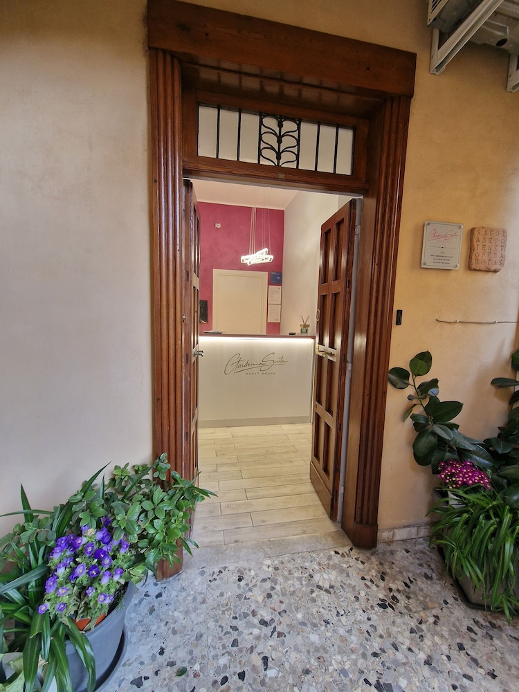 Gardenia Suite 5/25