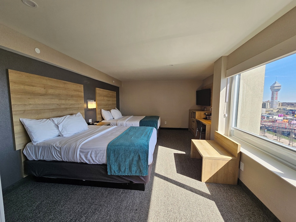 STANDARD, 2 QUEEN BEDS, RIVER VIEW