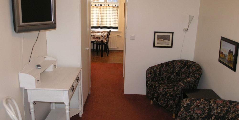 Three Sisters Studio Apartments 29/43