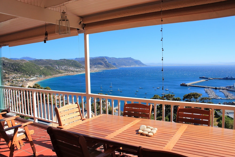 Albatross Guest House 52/68