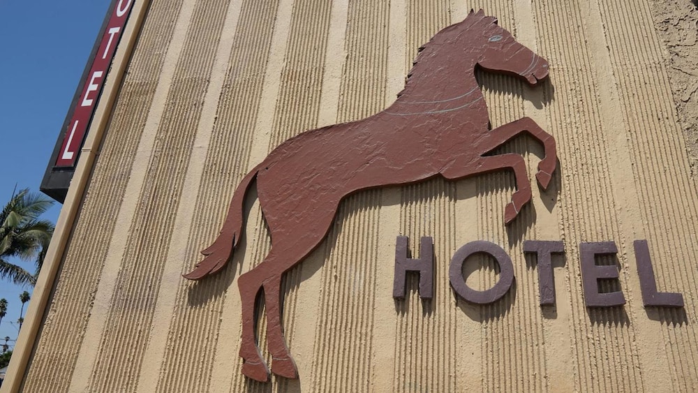 Holly Crest Hotel - Los Angeles, LAX Airport 1/26
