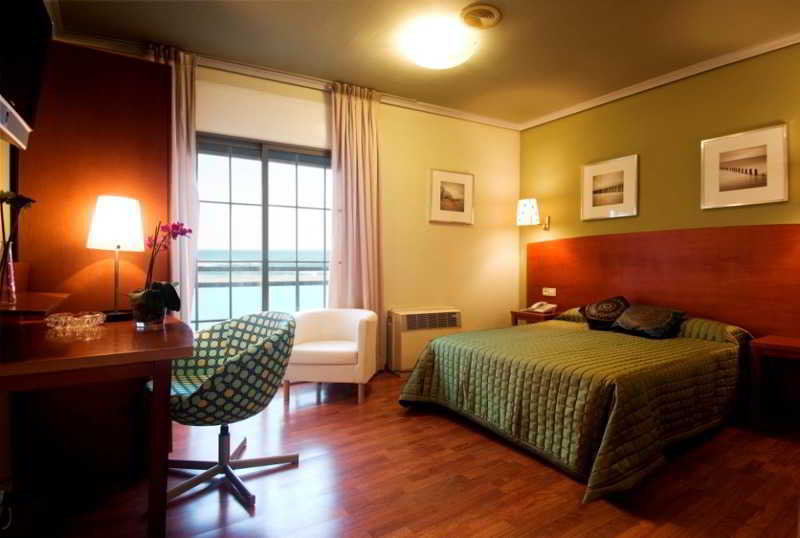 HOTEL VILA DE PREMIA 10/24