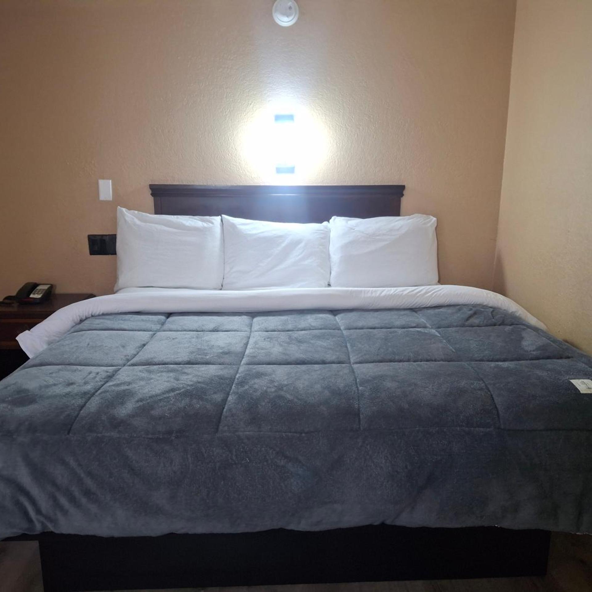 غرفة بسرير كينج، Howard Johnson 6/9